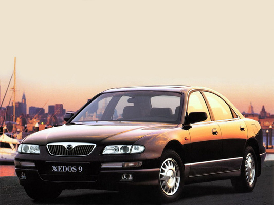 Bild (1/15): Mazda Xedos 9 (1998) (© Werk/Archiv, 1998)
