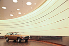 Bild (3/6): Der Volvo P 1800 ES von 1973 im Versteigerungssaal - Versteigerung der Oldtimer Galerie im Dolder Grand Hotel 2017 (© Bruno von Rotz, 2017)