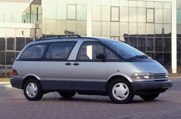 Bild (1/13): Toyota Previa (1990) - Rundliches Design (© Zwischengas Archiv)