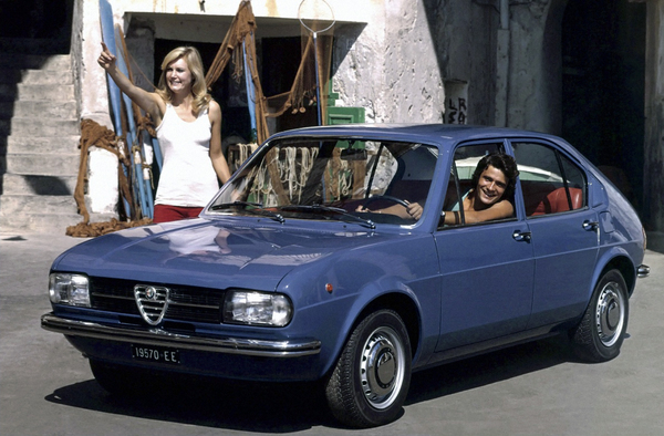 Bild (1/29): Alfa Romeo Alfasud (901A) (1972) – Angetrieben von einem Boxermotor (© Zwischengas Archiv, 2021)