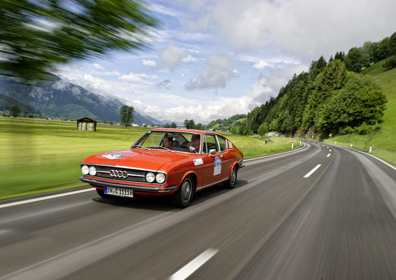 Bild (1/8): Ich werde 50: Audi 100 Coupé S (© SwissClassics, 1970)
