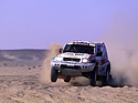 Bild (3/10): Mitsubishi Pajero Evolution Dakar (V55W) (1999) - Sprunghaft unterwegs (© Zwischengas Archiv)