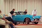 Bild (2/6): Welch' eine Farbe - Ford Thunderbird von 1956 wird auf die Bühne geschoben - Versteigerung der Oldtimer Galerie im Dolder Grand Hotel 2017 (© Bruno von Rotz, 2017)
