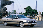 Bild (12/15): Renault Safrane Phase II (1996) – Ein After-Facelift-Modell (© Werk/Archiv, 1996)