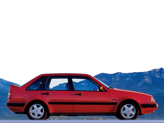 Bild (1/11): Volvo 440 GLT (1990) (© Werk/Archiv, 1990)