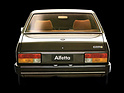 Bild (15/17): Alfa Romeo Alfetta Quadrifoglio Oro (116) (1982) – mit stilisiertem Kleeblatt neben dem Alfetta-Schriftzug (© Zwischengas Archiv, 1982)