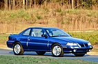 Bild (8/11): Pontiac Grand Am SE Coupé (1993) – Sieht recht schnittig aus (© Werk/Archiv, 1993)